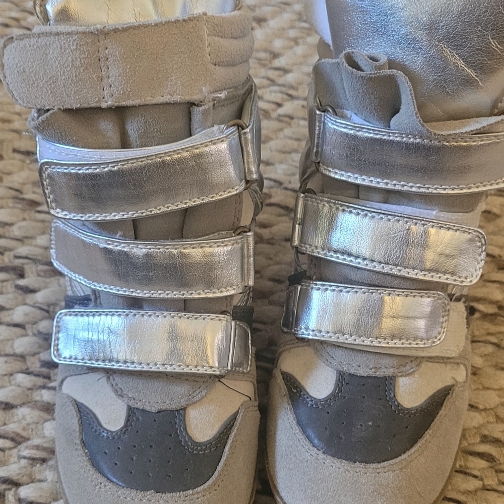 Steve Madden Silver and Tan Wedge Sneakee